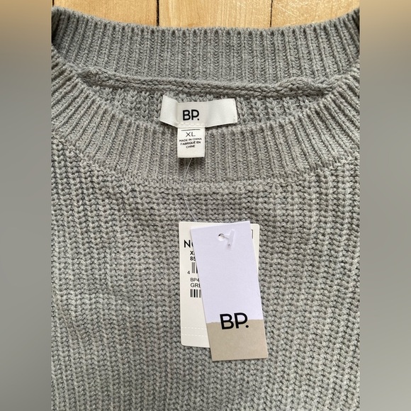 New BP. Cleo Crop Crewneck Knit Sweater light gray - Picture 3 of 4